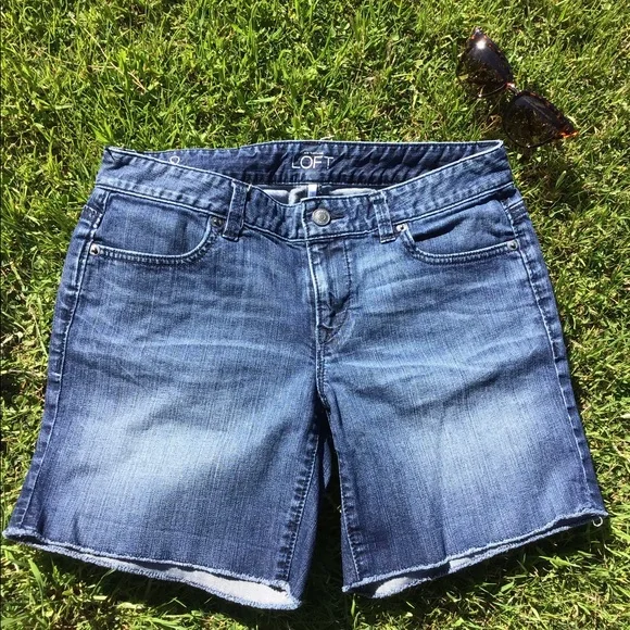 LOFT Distressed Shorts Size 2 - Picture 1 of 6